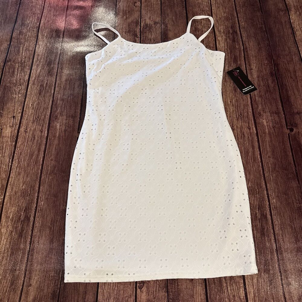 White Embroidered Like Mini Dress Size Large (11-13) Great For Graduation